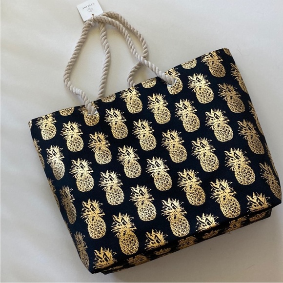 Jumbo Black & Gold Foil Pineapple Beach Tote - Picture 4 of 10